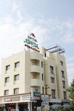 https://www.indiacom.com/photogallery/PNE915790_Hotel Amrita Executive Store Front1.jpg