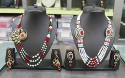 https://www.indiacom.com/photogallery/PNE949096_Rathod`s Designer Jewellery Product4.jpg