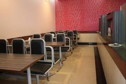 https://www.indiacom.com/photogallery/SAT913224_Ajinkya Restaurant-Interior2.jpg