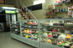 https://www.indiacom.com/photogallery/SOL1005481_New Bombay Bakery, Bakers & Confectioners2.jpg