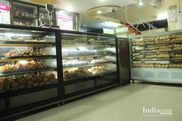 https://www.indiacom.com/photogallery/SOL1005481_New Bombay Bakery, Bakers & Confectioners3.jpg