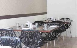 https://www.indiacom.com/photogallery/VAR1082658_Ruches Restaurant Interior2.jpg