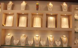 https://www.indiacom.com/photogallery/VAR1094_Gandevikar Jewellers Private Limited Product3.jpg