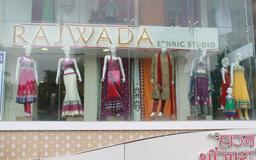 https://www.indiacom.com/photogallery/VAR301260_Rajwada Store Front.jpg