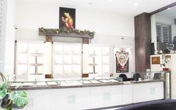 https://www.indiacom.com/photogallery/VAR997771_Vadnerkar Jewellers Pvt Ltd Interior1.jpg