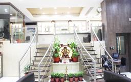 https://www.indiacom.com/photogallery/VAR997771_Vadnerkar Jewellers Pvt Ltd Interior2.jpg