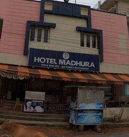 https://www.indiacom.com/photogallery/VPM1055549_Hotel Madhura_Restaurants.jpg