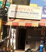 logo of Royal Motors Driving School