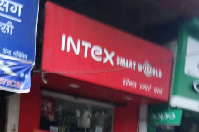 Intex Smart World